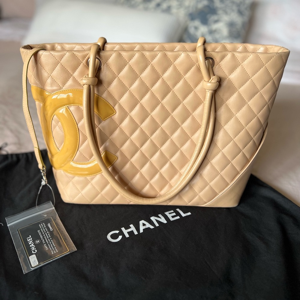 CHANEL Matelasse Cambon Line Tote
GM Beige Lambskin Aunthentic